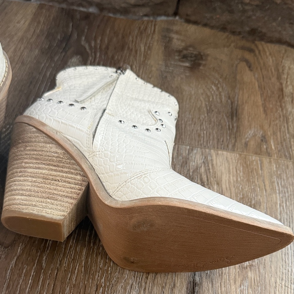 Sam Edelman, White Croc-Embossed Western Ankle Boots with Stud Details, 9.5 - Picture 6 of 11